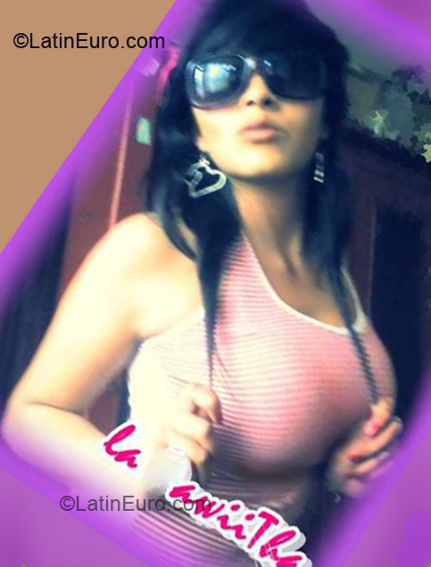 Date this happy Colombia girl Angie from Bogota CO8979