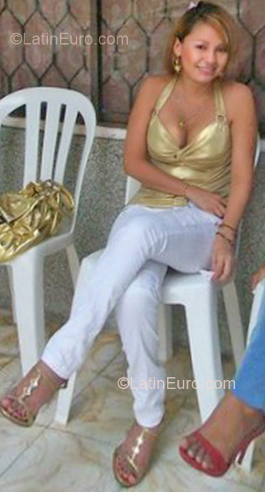 Date this happy Colombia girl Alexandra from Barranquilla CO8994