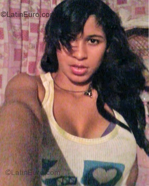 Date this beautiful Colombia girl Fais from Cartagena CO9001