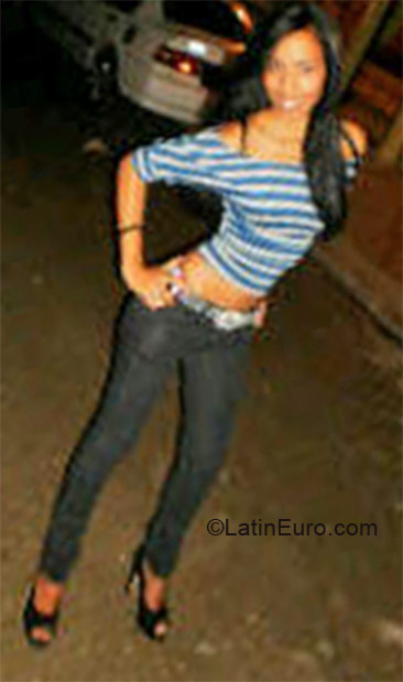 Date this cute Dominican Republic girl Bianca from Santo Domingo DO10125