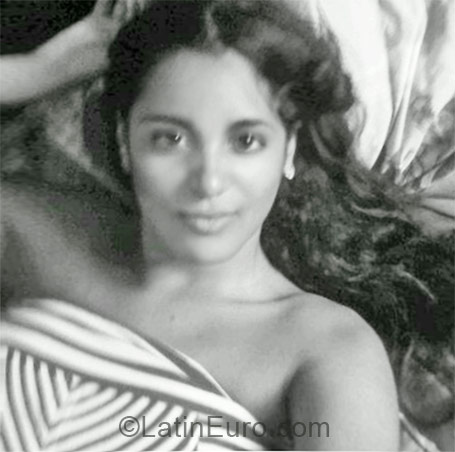 Date this hard body Dominican Republic girl Maria from Santo Domingo DO10725