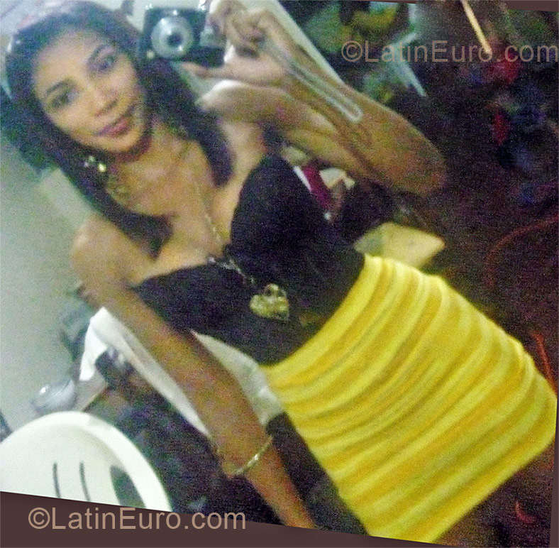 Date this gorgeous Dominican Republic girl BARBIEE from Santo Domingo DO10159