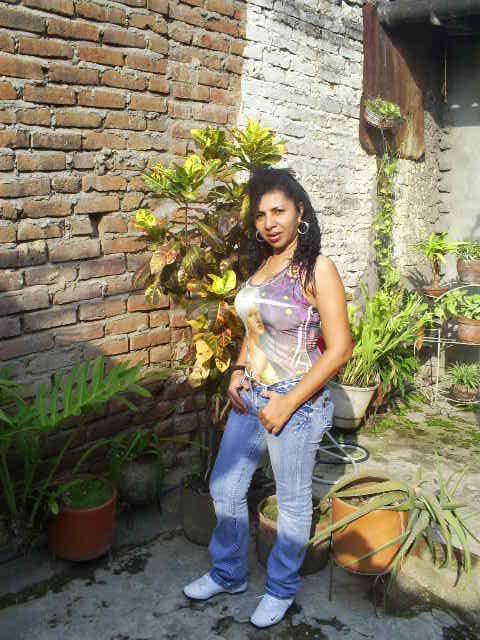 Date this stunning Colombia girl Dulce33 from cali CO9092