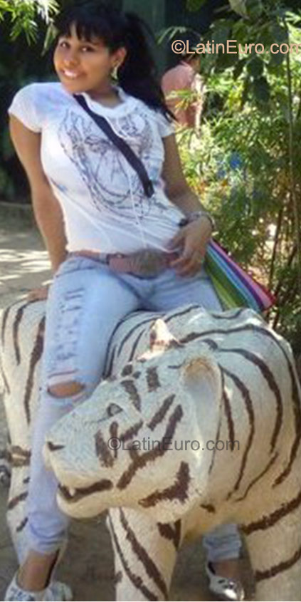 Date this hard body Colombia girl Helena from Barranquilla CO9113