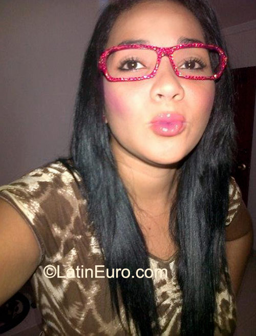 Date this foxy Colombia girl Estefany from Santa Marta CO9116