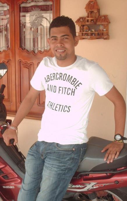 Date this gorgeous Colombia man Orlando from Santa Marta CO9121