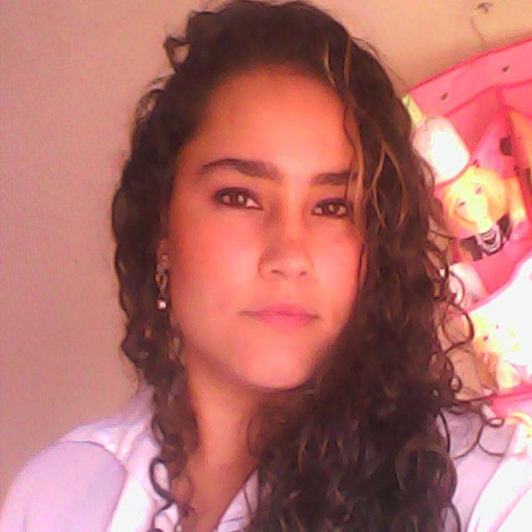 Date this happy Colombia girl Darlyvp21 from Manizales CO9151