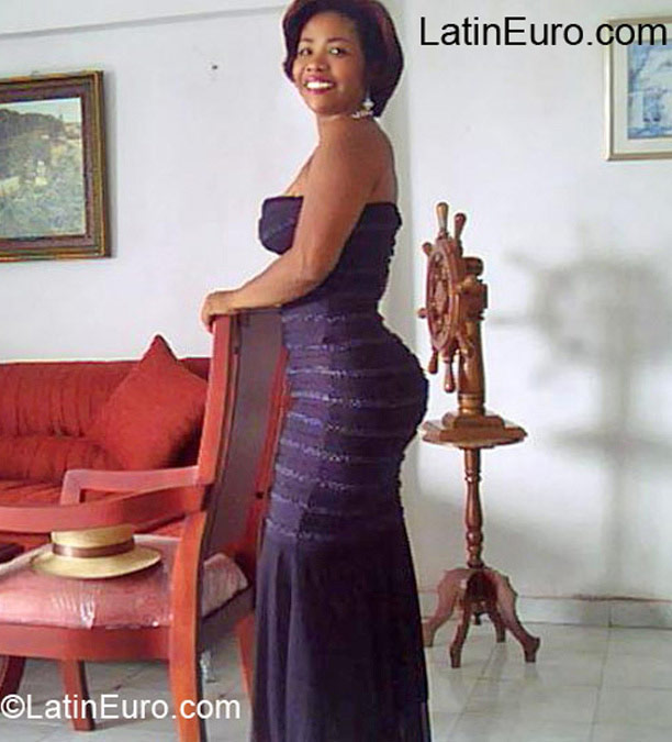 Date this beautiful Colombia girl Maria from Cartagena CO15169