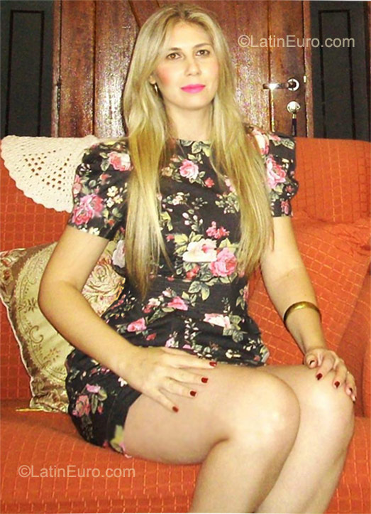 Date this cute Brazil girl Aline from Severinia BR6309