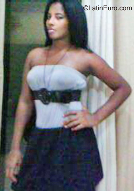 Date this gorgeous Dominican Republic girl Maholys from Santo Domingo DO10424