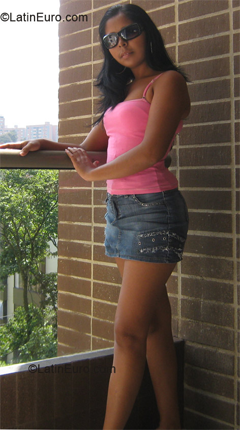 Date this funny Colombia girl Catta from Valledupar CO9249