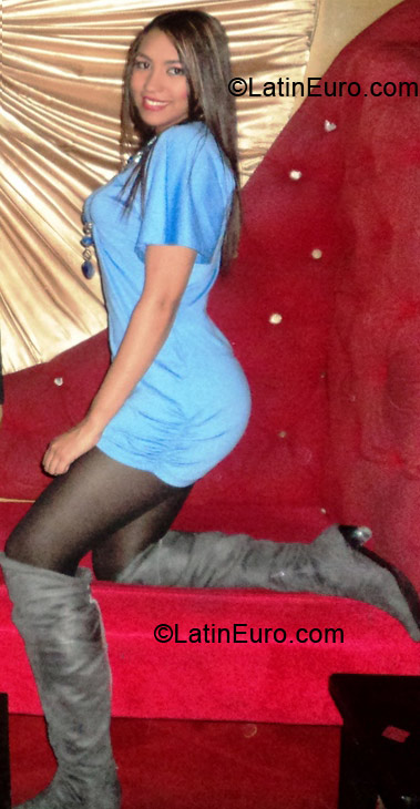Date this young Colombia girl Aileen from Bogotá CO9441