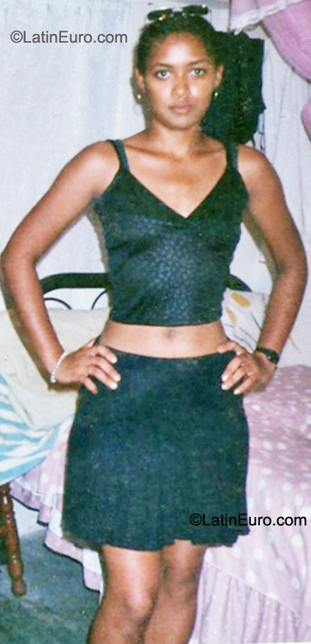 Date this lovely Dominican Republic girl Glenys from Santo Domingo DO10324