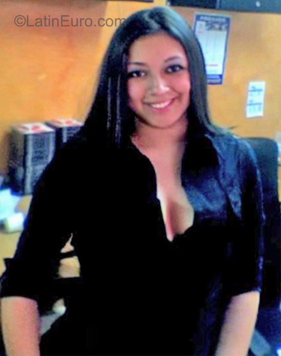 Date this lovely Colombia girl Carol from Bogota CO9278