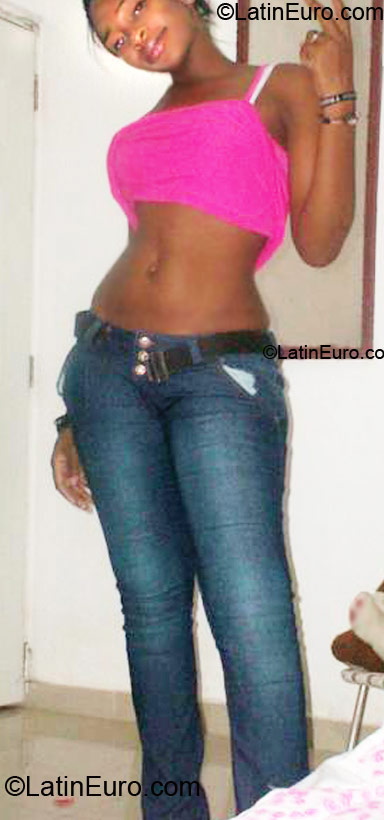 Date this exotic Dominican Republic girl Viviana from Santiago DO10350