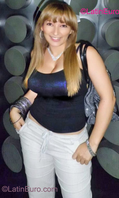 Date this young Colombia girl Sandra from Bogota CO9308