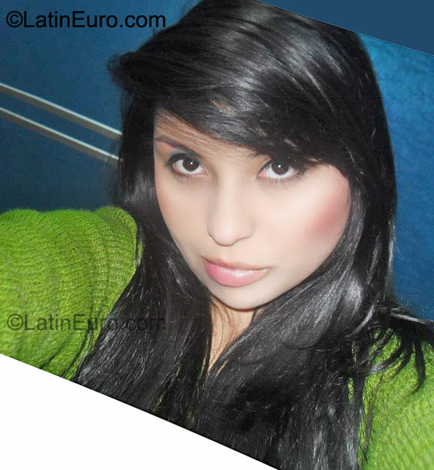Date this athletic Colombia girl Diana from Bogota CO9317