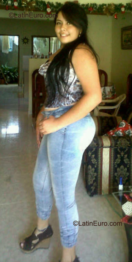 Date this hot Colombia girl Yohanita92 from Medellin CO9349