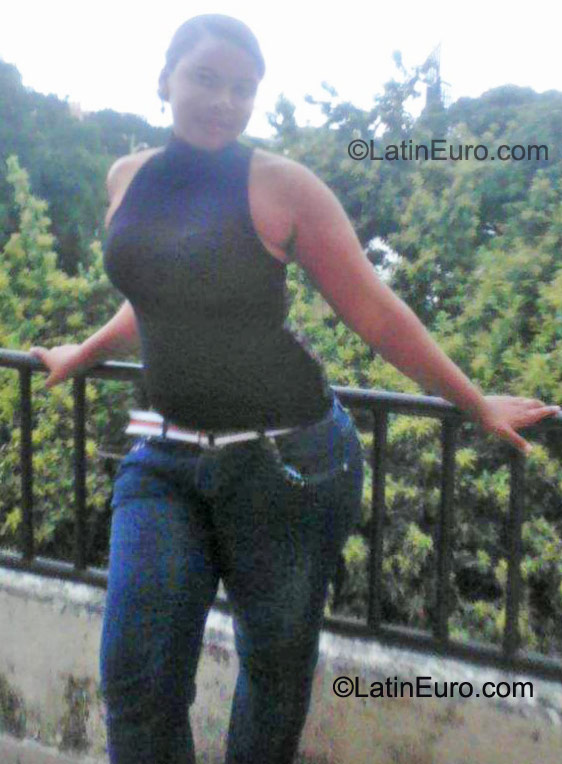 Date this delightful Dominican Republic girl Heny from Santo Domingo DO10385