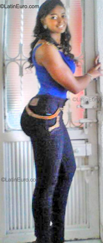Date this tall Colombia girl Claudia from Bogota CO9360