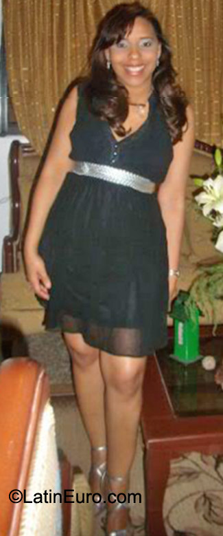 Date this good-looking Dominican Republic girl Mily from Santo Domingo DO10394