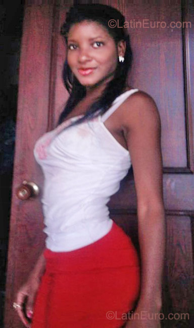Date this attractive Colombia girl Linda stefanie from Medellin CO12190
