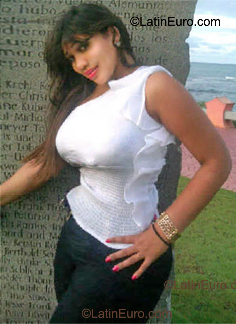 Date this cute Dominican Republic girl Rossy from La Vega DO10444
