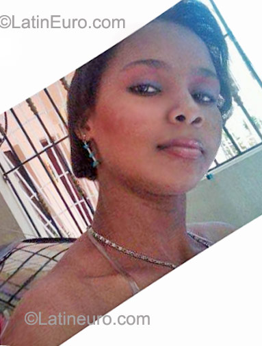 Date this passionate Dominican Republic girl Maria from Santo Domingo DO10476