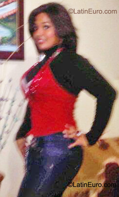 Date this beautiful Dominican Republic girl Carolina from Santo Domingo DO10486