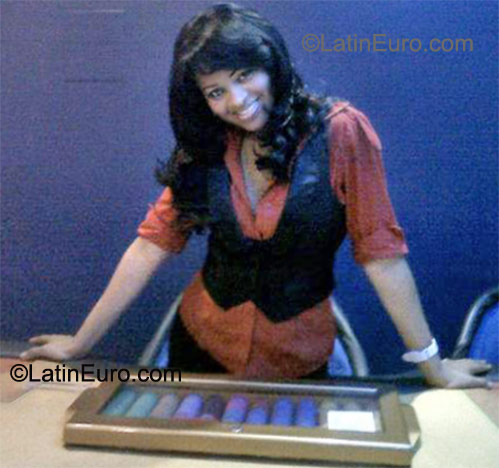Date this hard body Dominican Republic girl Ana from Santo Domingo DO10497