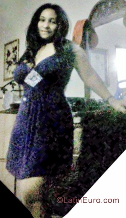 Date this athletic Colombia girl Mary Carmen from Santiago CO9517