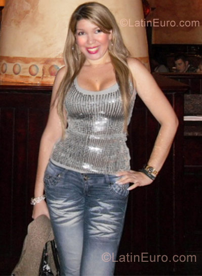 Date this stunning Colombia girl Nath from Barranquilla CO9545