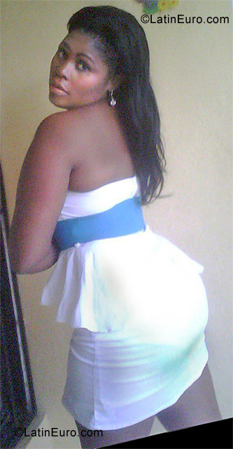 Date this hot Dominican Republic girl Angela from Santo Domingo DO15041