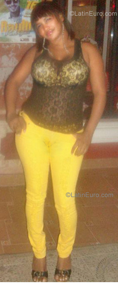 Date this exotic Dominican Republic girl Angela from Santiago DO10524