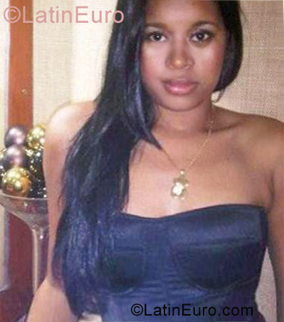 Date this stunning Dominican Republic girl Yuderka from Santo Domingo DO17921
