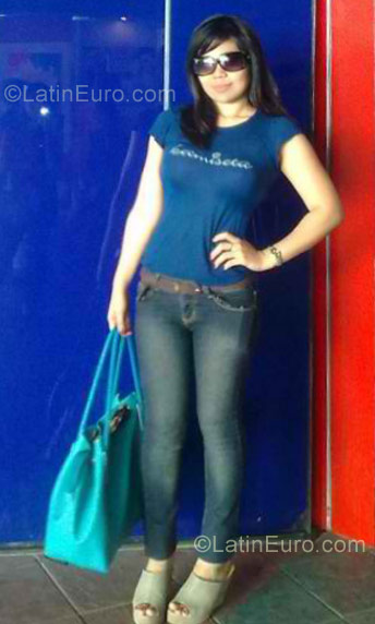 Date this sultry Philippines girl Marie from Paranaque PH449