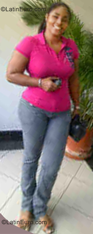 Date this lovely Dominican Republic girl Yovanka from San Cristobal DO10563