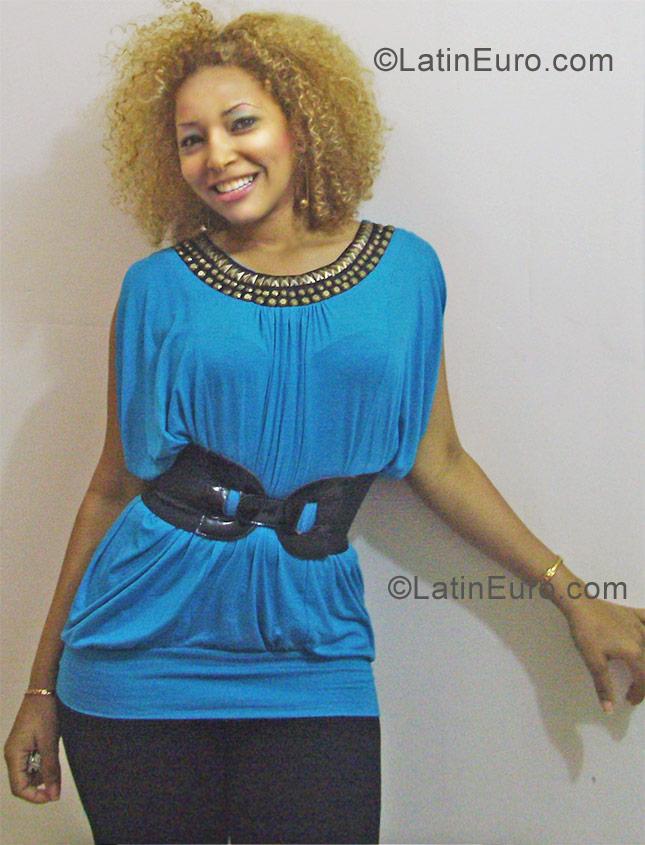 Date this exotic Dominican Republic girl Yomery from Santiago DO10564