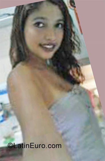 Date this attractive Brazil girl Jesii8765499943 from Recife BR6454