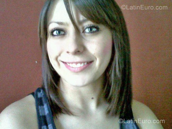 Date this happy Colombia girl Vivian901 from Bogota CO9588