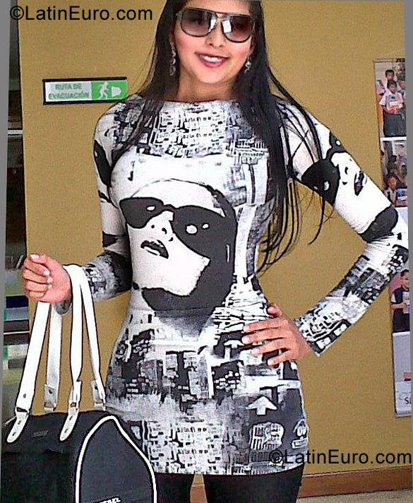 Date this funny Colombia girl Paulina from Medellin CO9621