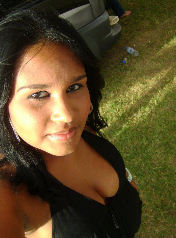 Date this attractive Brazil girl Rafaella from Cuiaba BR6518