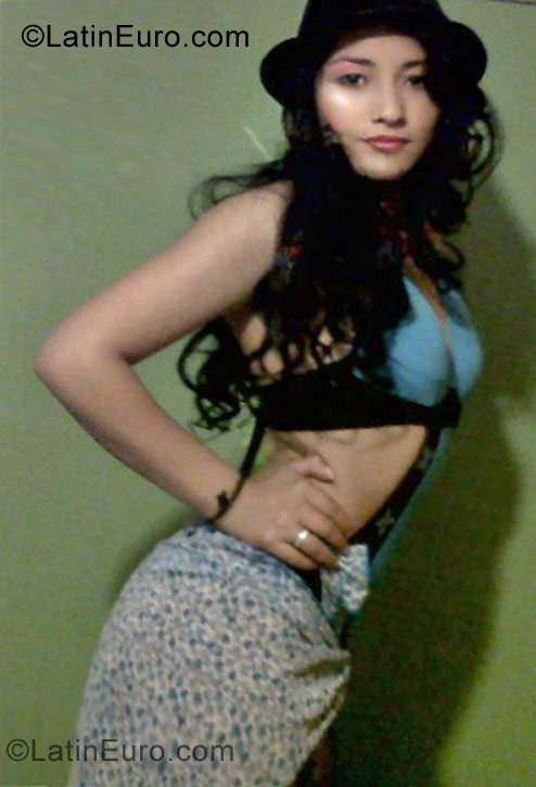 Date this beautiful Colombia girl Mildrey from Bogota CO9645