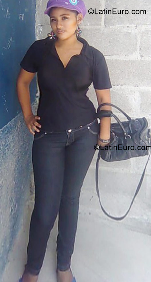 Date this voluptuous Honduras girl Katerin from San Pedro Sula HN622