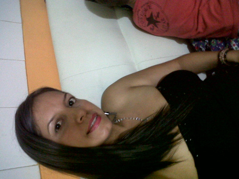 Date this attractive Colombia girl Dindaines from Cali CO9661
