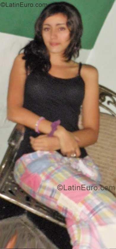 Date this attractive Colombia girl Daniela from Medellin CO11793