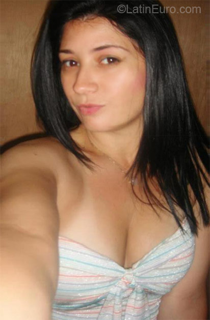 Date this good-looking Brazil girl Tatiana from Sao Paulo BR6594