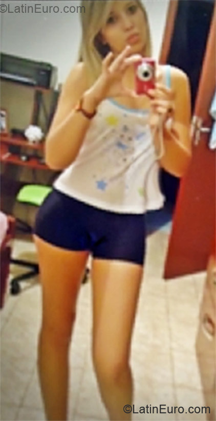 Date this athletic Brazil girl Indai from Brasília BR7965