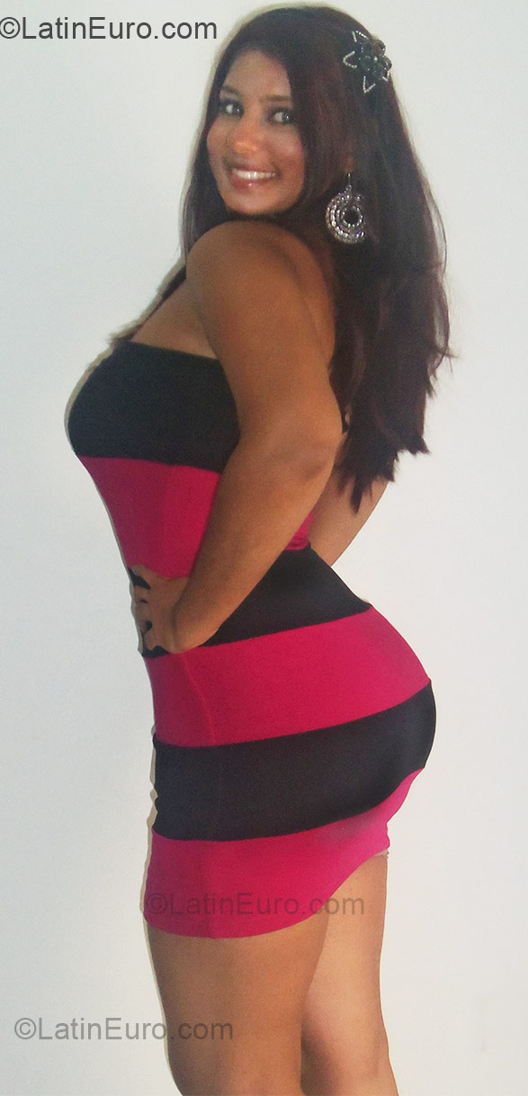 Date this athletic Colombia girl Yesmi from Cartagena CO9717