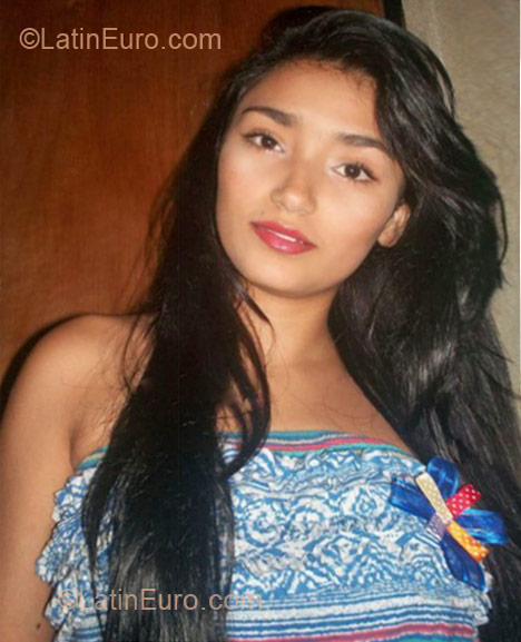 Date this passionate Colombia girl Yeniifeer from Medellin CO10880